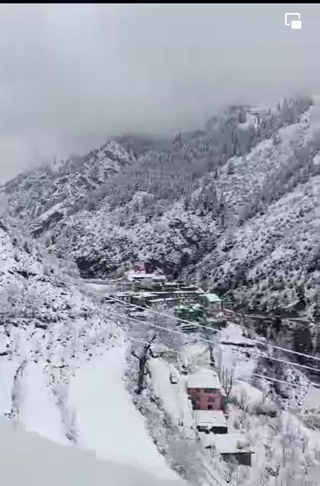 Manali-Leh highway blocked to traffic due to fresh snowfall in Manali and Lahaul region today, farmers and tourism stakeholders elated.