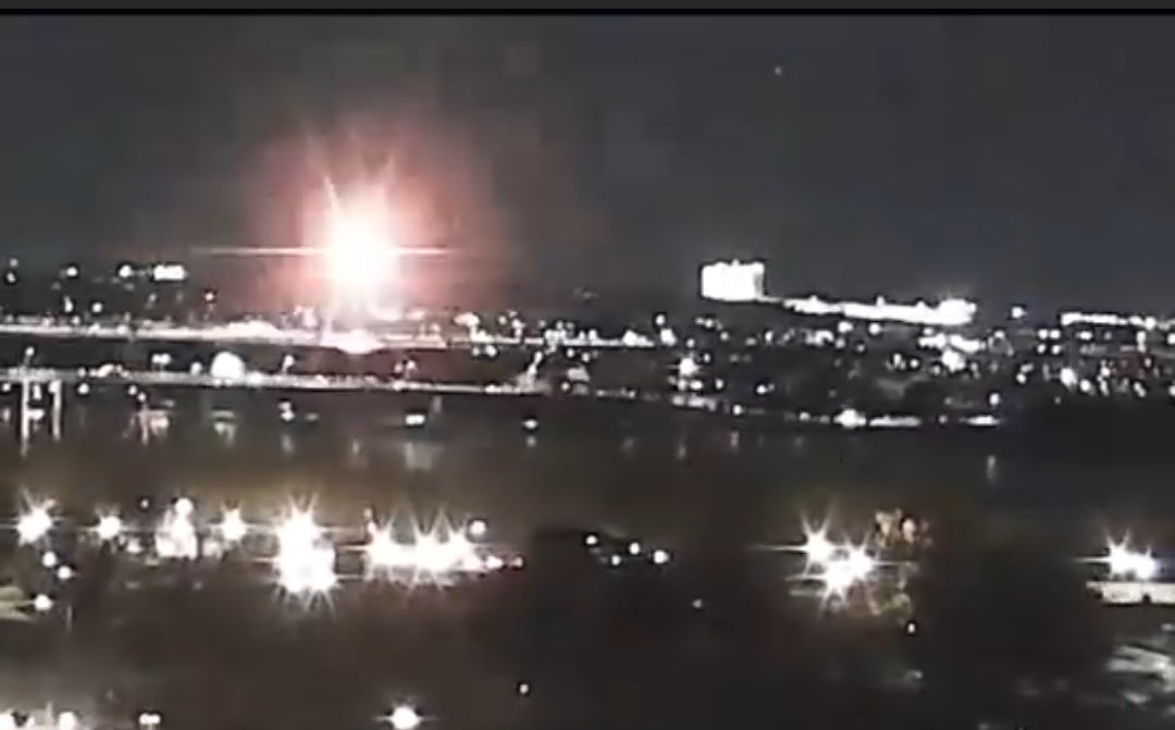 Tragic Collision Between American Eagle Plane and Army Black Hawk Helicopter in Washington Claims Multiple Lives. 