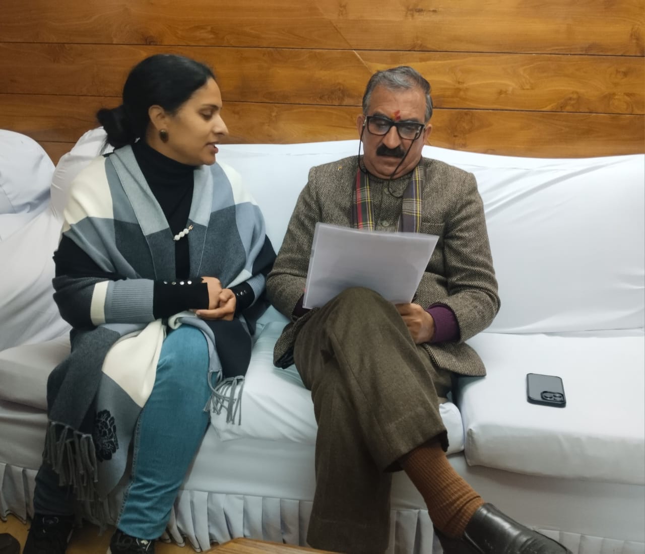 Dr. Banita Saklani, State President of HGCTA, meets CM to demand to address three major issues concerning college teachers. 
