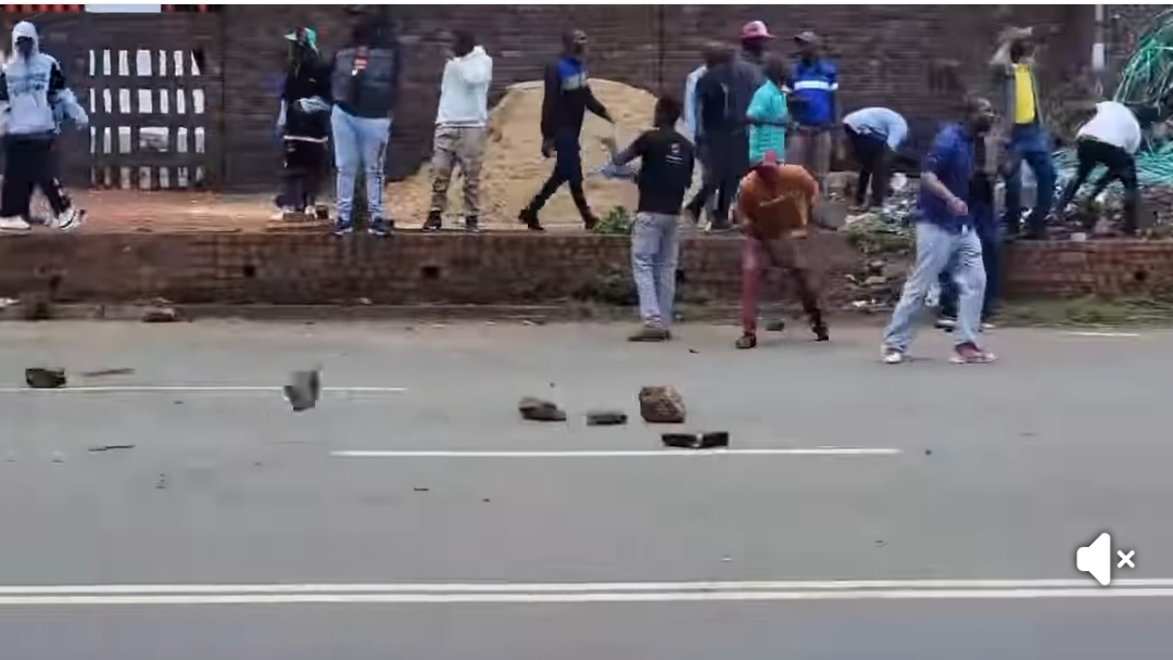 Zimbabwe’s National Protest Turns into a Shutdown as Security Forces Disperse Few Demonstrators. 