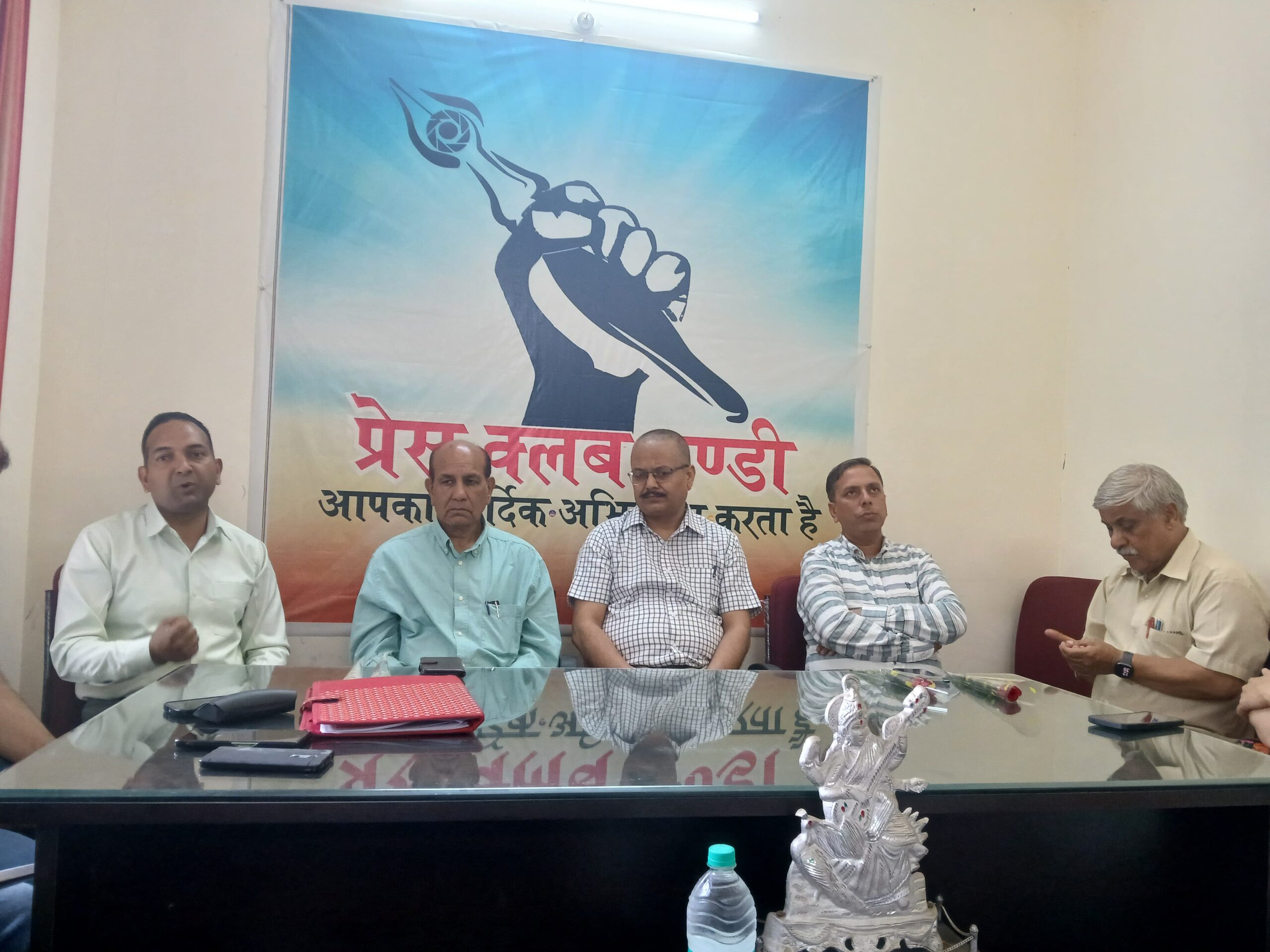Mandi Press Club Celebrates National Hindi Journalism Day with Thought-Provoking Symposium. 