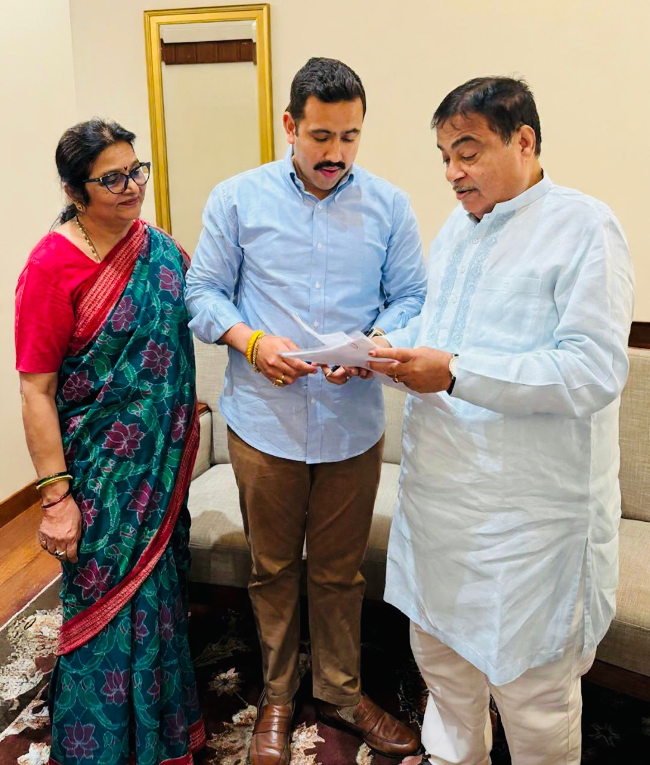 PWD Minister Vikramaditya Singh Meets Nitin Gadkari, Seeks Centre’s Support for Key Road, Bridge and Tunnel Projects in Himachal.