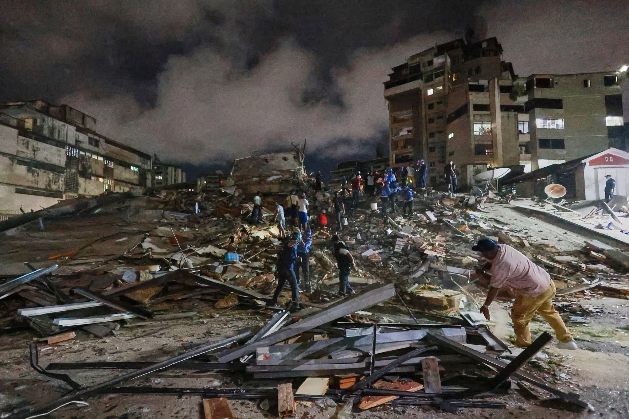 Twin Earthquakes Devastate Venezuela, Killing at Least 32 and Injuring Hundreds.