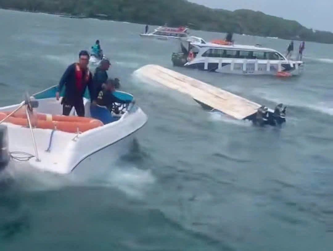15 Dead After Tourist Speedboat Carrying Indian Nationals Capsizes Off Vietnam.