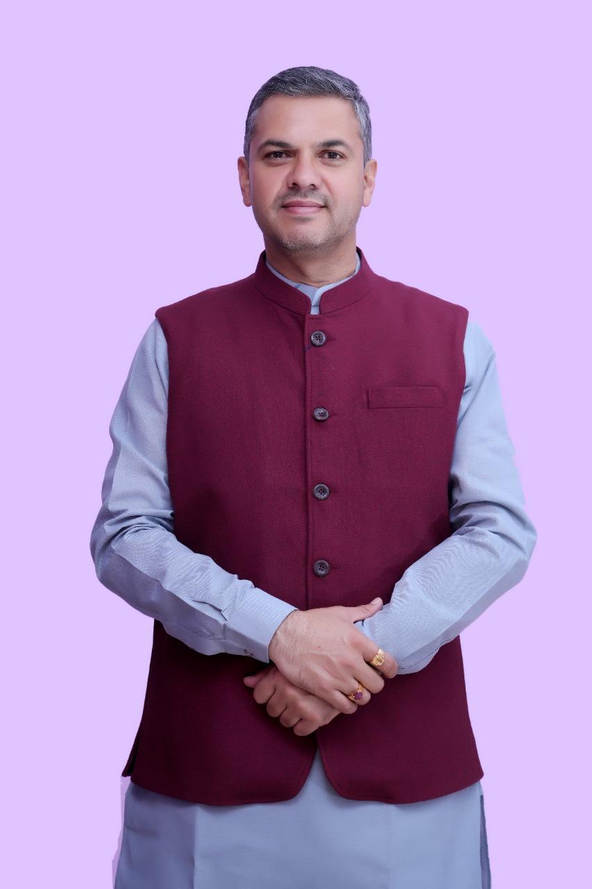 Rajat Thakur Demands Public Apology from Mallikarjun Kharge over Alleged Remarks Against PM Modi’s Father.